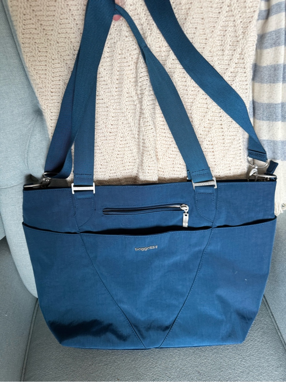 Baggallini Avenue Tote in Pacific Everyday Tote with Front Zip Pocket